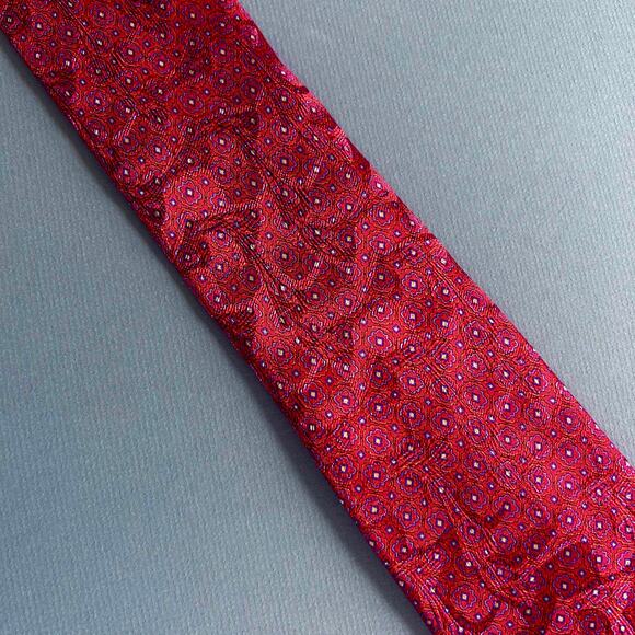 Robert Talbott Tie Silk Red Hand Sewn Diamond patterned wave - Picture 6 of 9